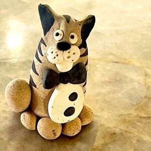 Earthenware bow tie cat figurine. Attributed to Nancy Ecklund happy creature